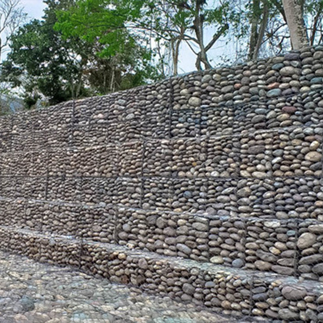 Construcción de defensas, muros y diques